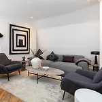 Stylish 2 Bedroom Apartment Near Oxford Street